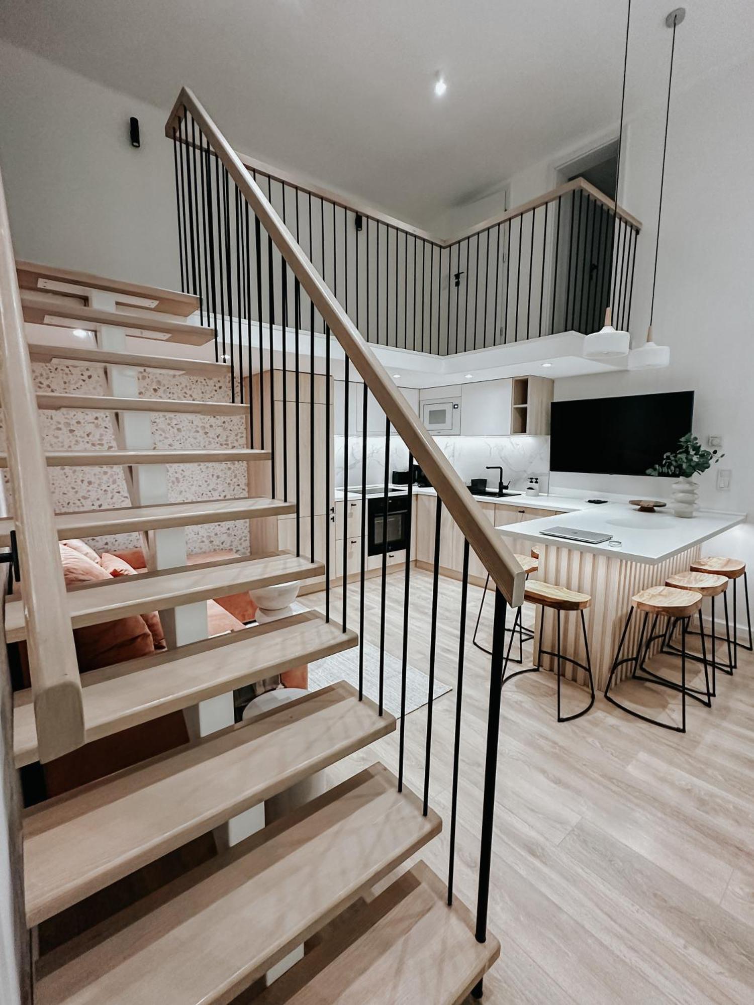 Apartment Jokai-j18 Three Bedroom Stylish *