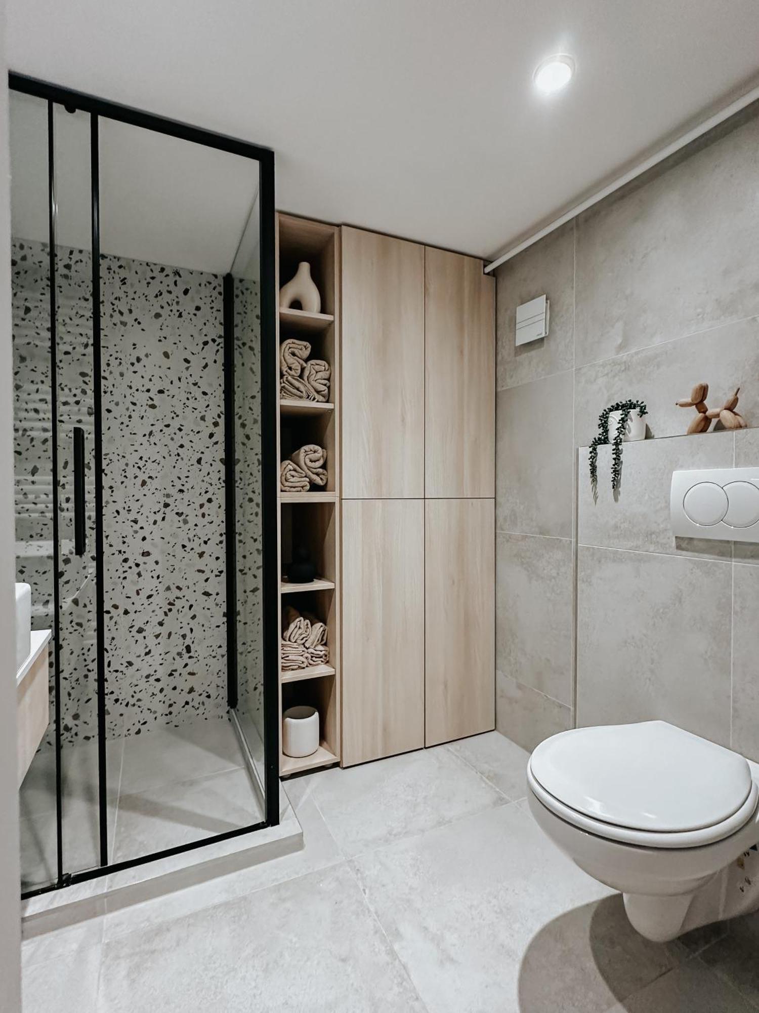 Jokai-j18 Three Bedroom Stylish Apartment Budapest